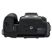 尼康（Nikon）D7500单反套机（AF-S DX NIKKOR 18-200mm 镜头）带相机包